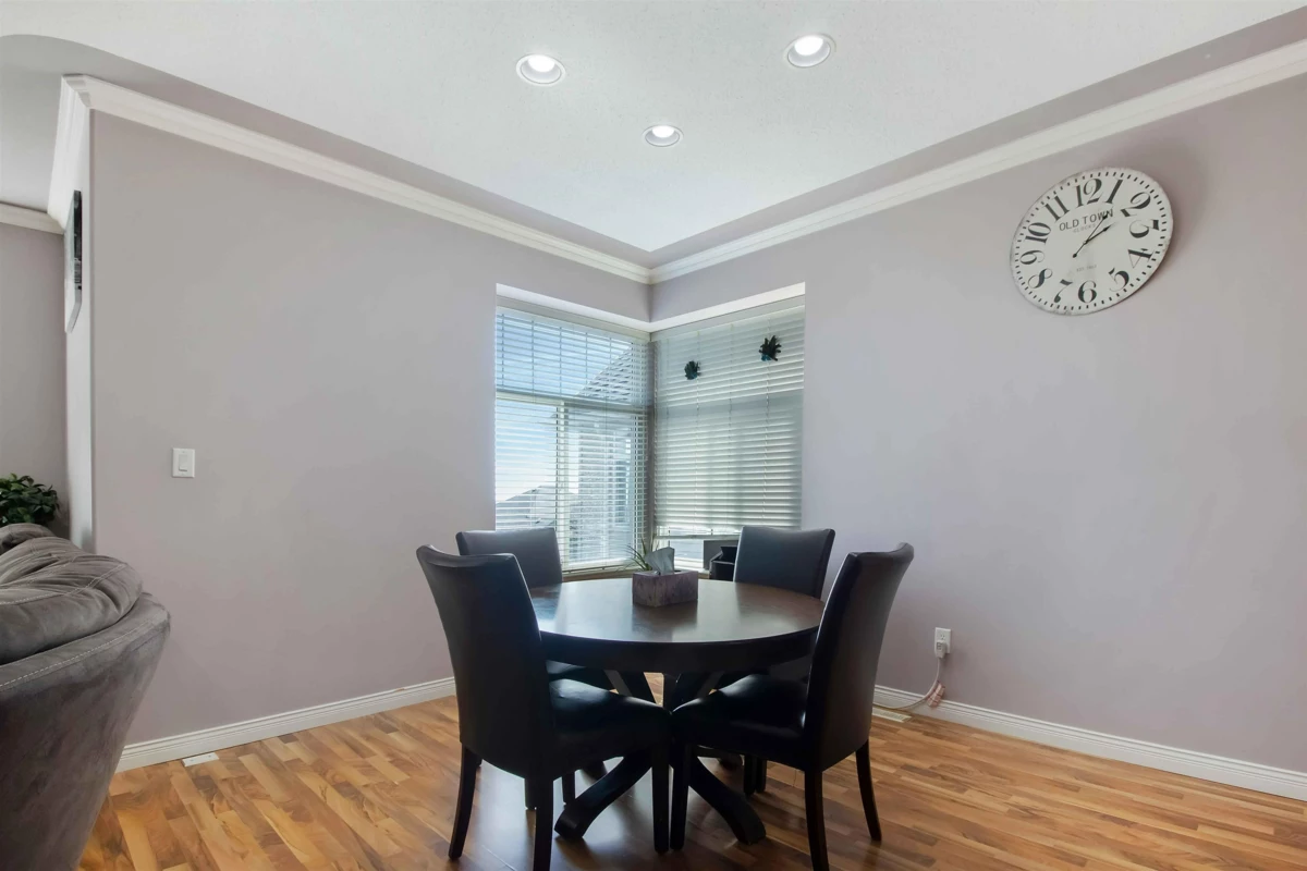 Breakfast Nook Photo of 33577 12 Avenue, Mission, BC