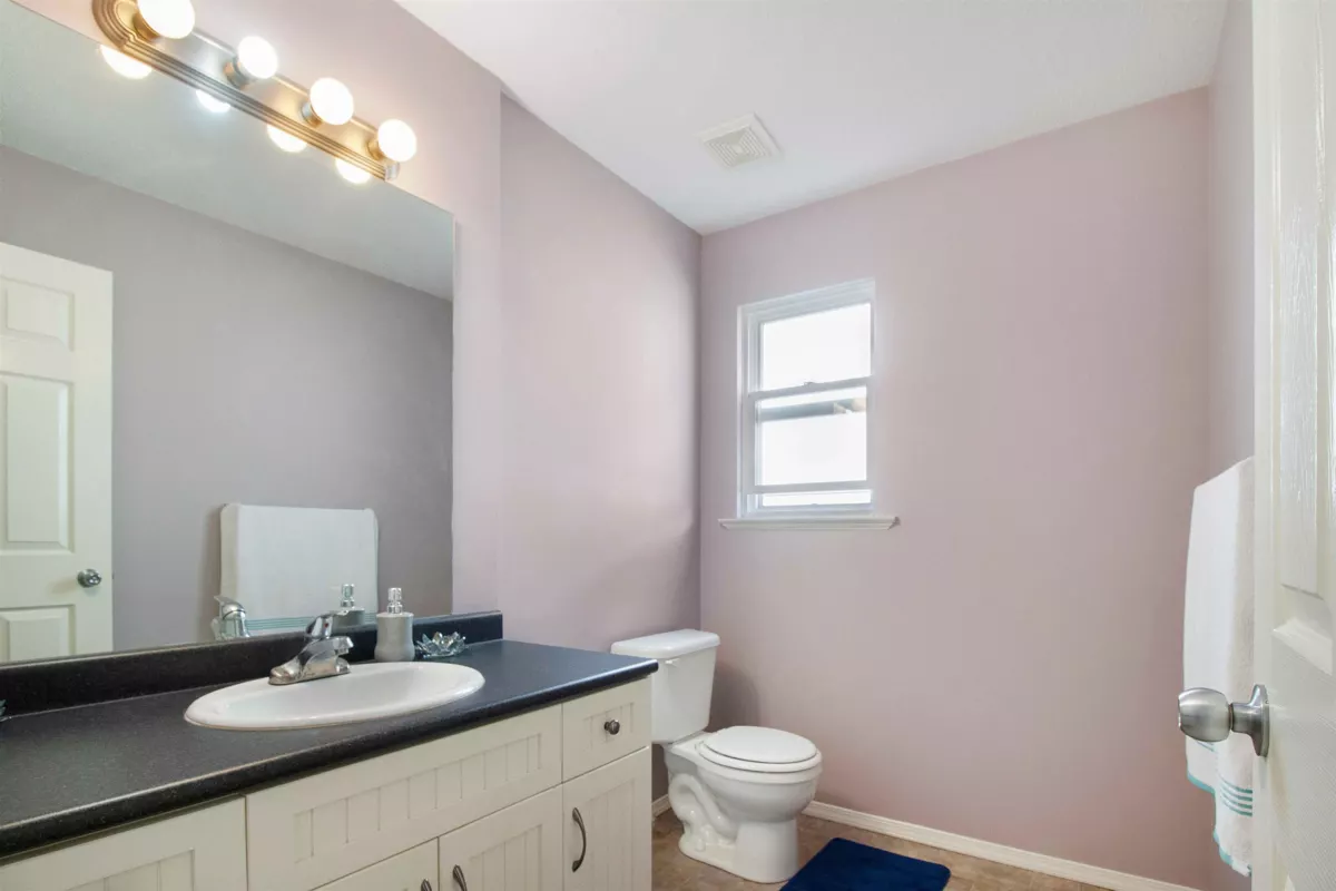 Mudroom Photo of 33577 12 Avenue, Mission, BC