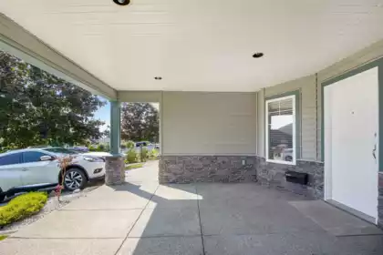 33577 12 Avenue, Mission, BC, Mission BC — 6 bed single family residence for sale