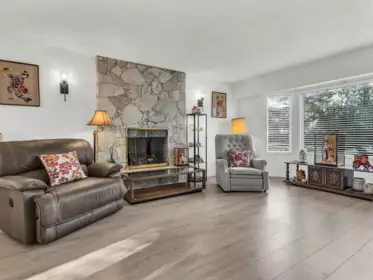 6870 6th Street, Burnaby, BC