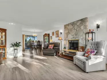 6870 6th Street, Burnaby, BC