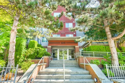 302 3240 St Johns Street, Port Moody, BC, Port Moody — Apartment/Condo for sale