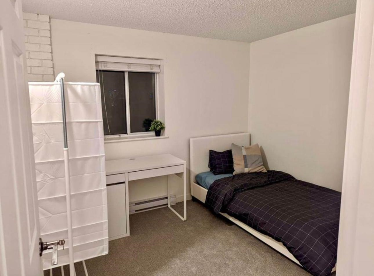 Breakfast Nook Photo of 5395 Georgia Street, Burnaby, BC