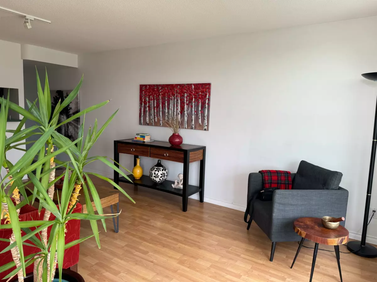 Breakfast Nook Photo of 1203 5189 Gaston Street, Vancouver, BC