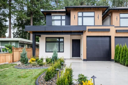 5668 10a Avenue, Delta, BC, Hawthorne — 4 bed half duplex for sale