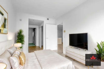 102 747 E 3rd Street, North Vancouver, BC