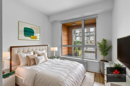 102 747 E 3rd Street, North Vancouver, BC