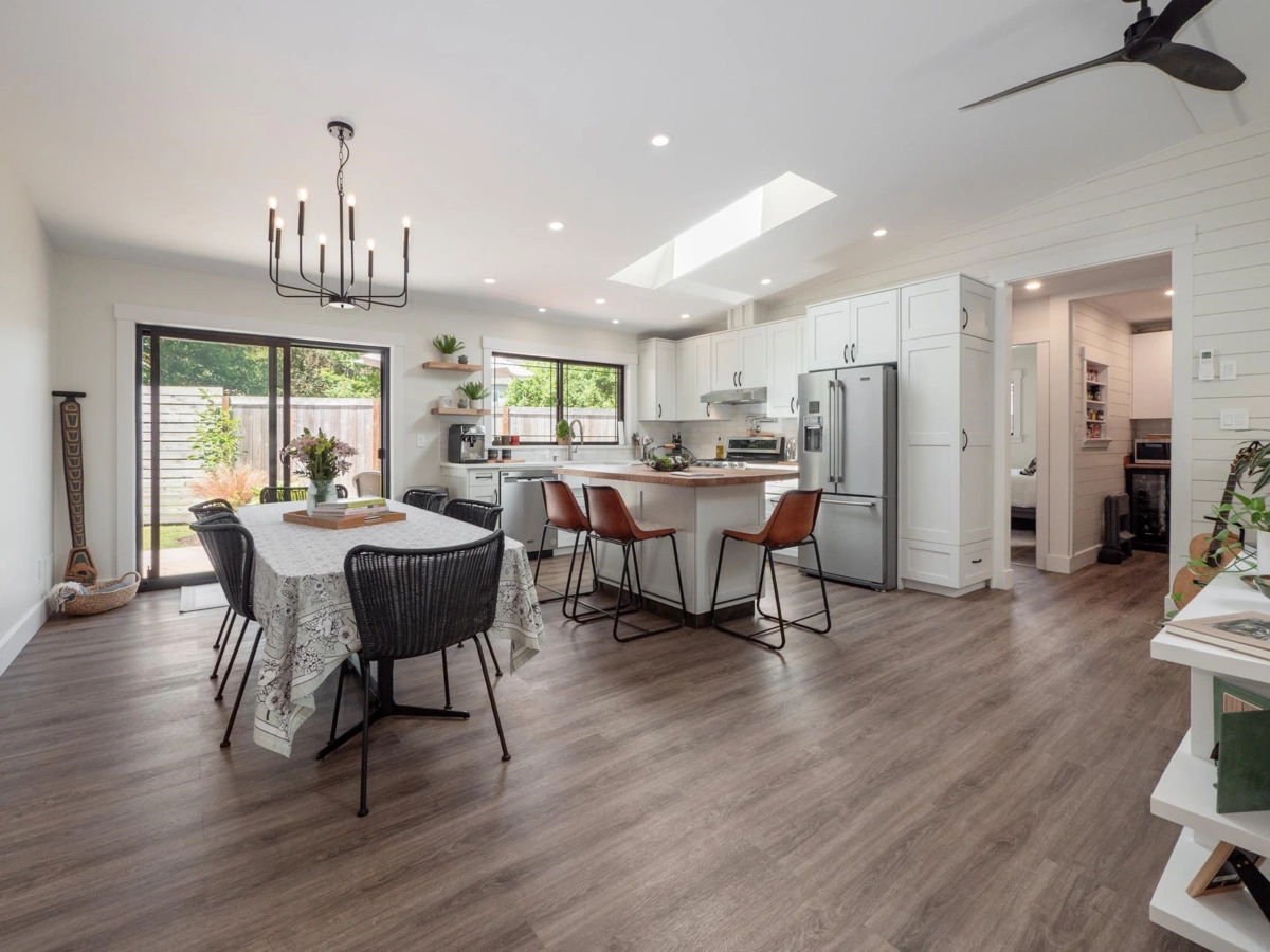 Breakfast Nook Photo of 655 Dougall Road, Gibsons, BC