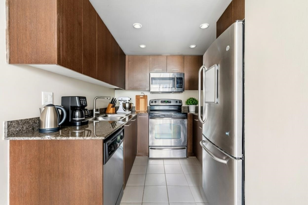 Family Room Photo of 1606 1212 Howe Street, Vancouver, BC