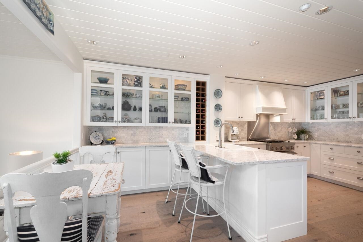 Breakfast Nook Photo of 9 Beach Drive, Furry Creek, BC