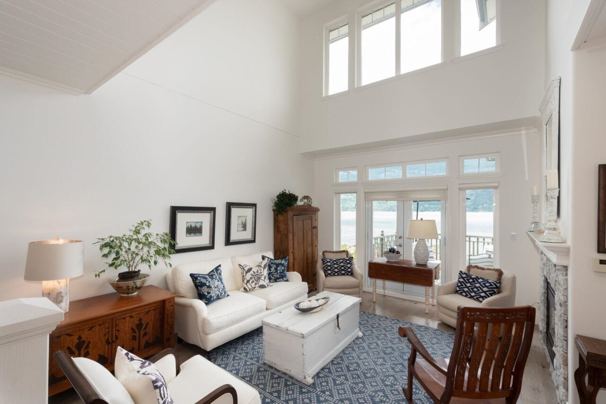 Kitchen Photo of 9 Beach Drive, Furry Creek, BC