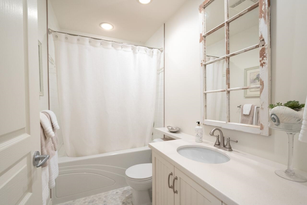 Staircase Photo of 9 Beach Drive, Furry Creek, BC