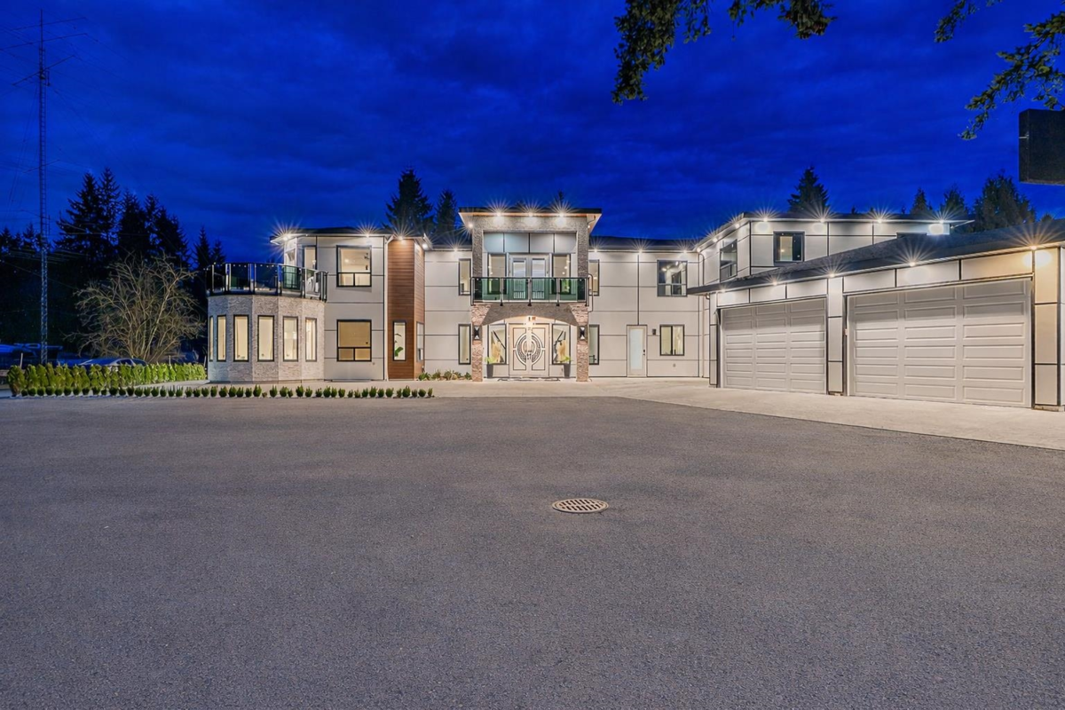 Swimming Pool Photo of 24095 65 Avenue, Langley, BC