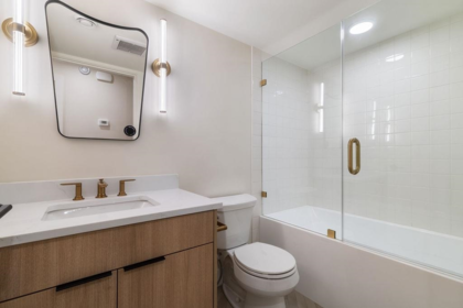 Guest Bathroom Photo of 1 1933 Templeton Drive, Vancouver, BC