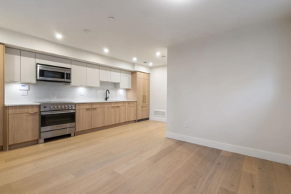 Kitchen Photo of 1 1933 Templeton Drive, Vancouver, BC