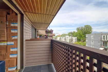 Loft / Bonus Room Photo of 402 2215 Dundas Street, Vancouver, BC