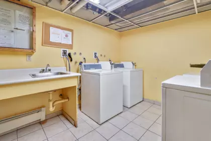 Powder Room Photo of 402 2215 Dundas Street, Vancouver, BC