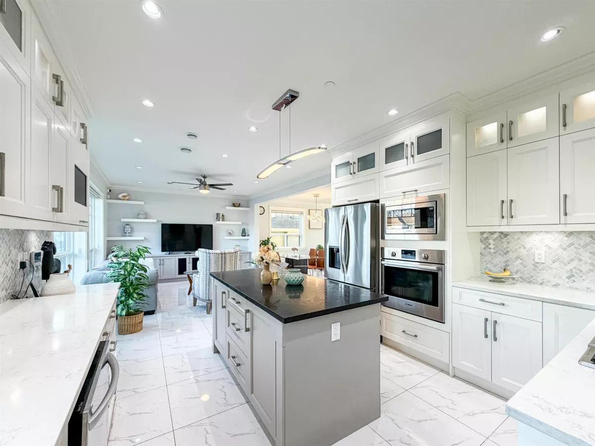 Kitchen Photo of 5626 Elizabeth Street, Vancouver, BC