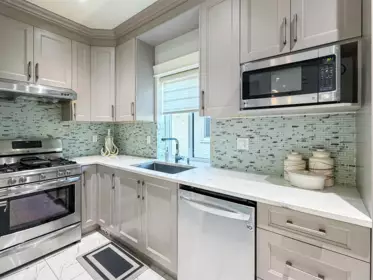 Kitchen Island Photo of 5626 Elizabeth Street, Vancouver, BC