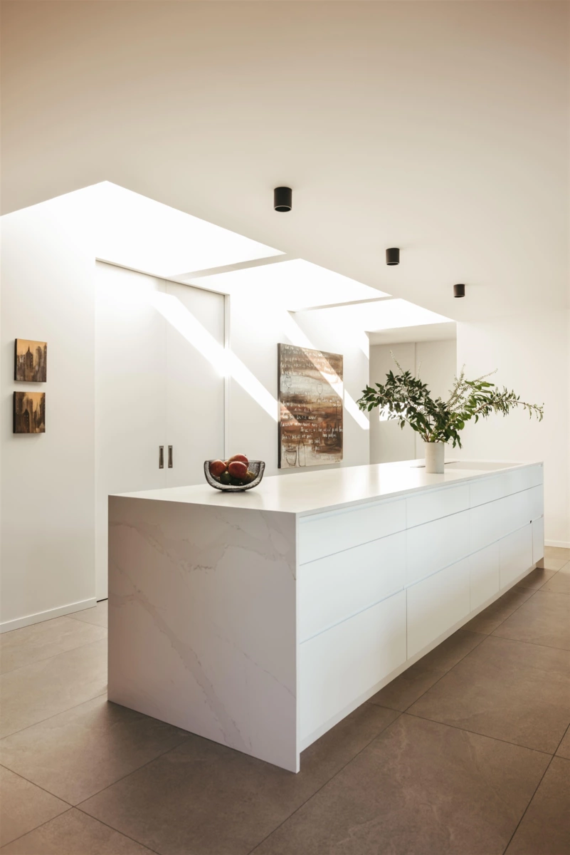 Kitchen Island Photo of 6510 Madrona Crescent, West Vancouver, BC
