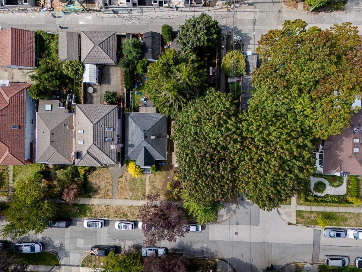 Walk-In Closet Photo of 970 W 64th Avenue, Vancouver, BC