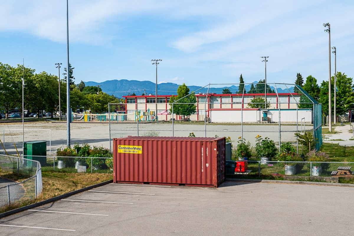 Basement Recreation Room Photo of 7568 19th Avenue, Burnaby, BC