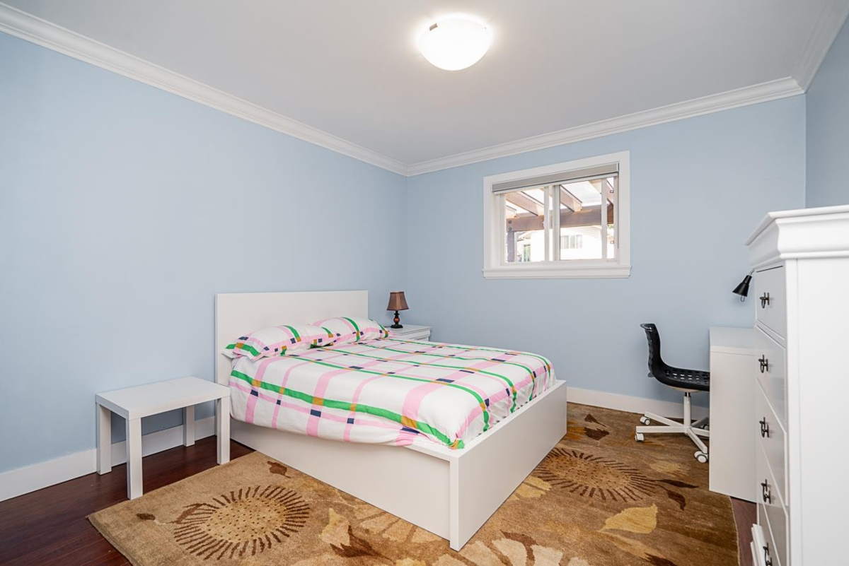 Front Yard Photo of 7568 19th Avenue, Burnaby, BC