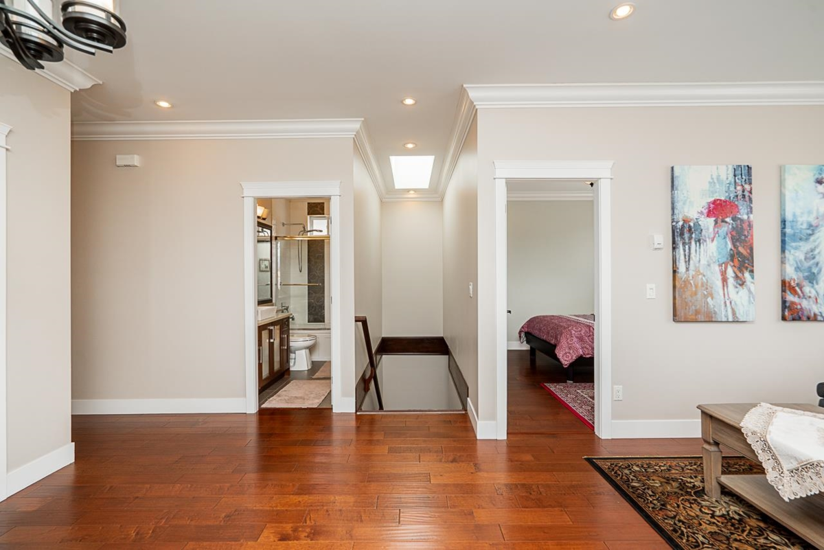 Kitchen Island Photo of 7568 19th Avenue, Burnaby, BC