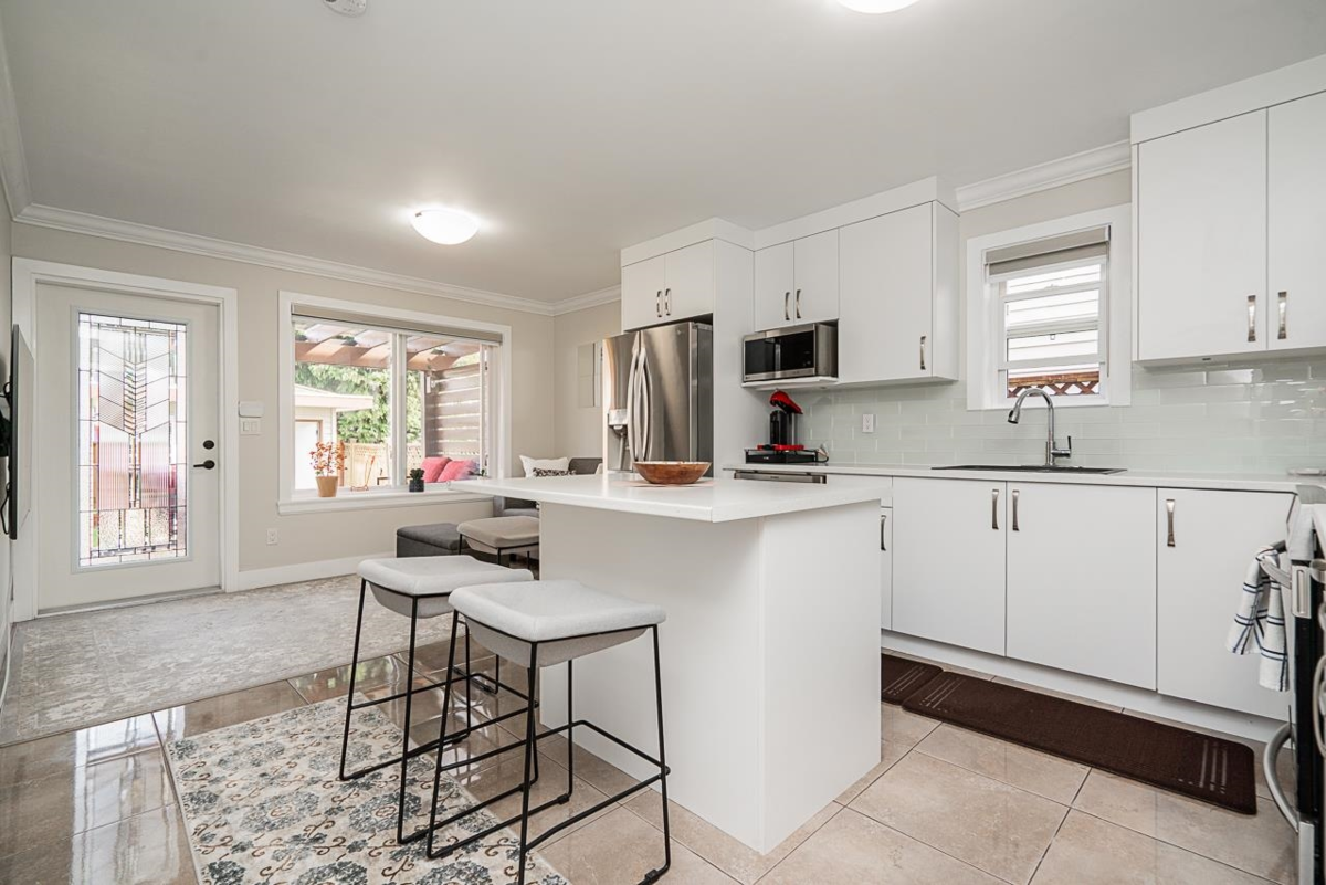 Mudroom Photo of 7568 19th Avenue, Burnaby, BC