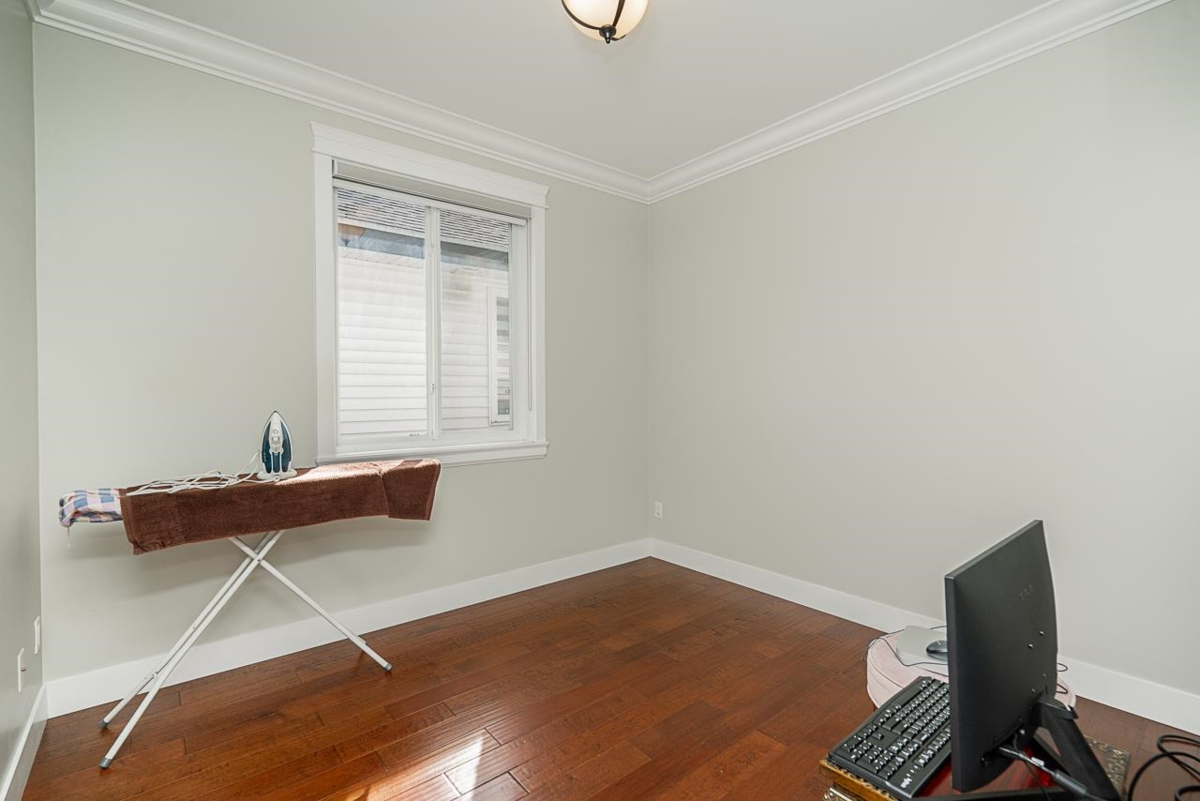 Powder Room Photo of 7568 19th Avenue, Burnaby, BC