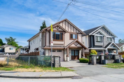 7568 19th Avenue, Burnaby, BC