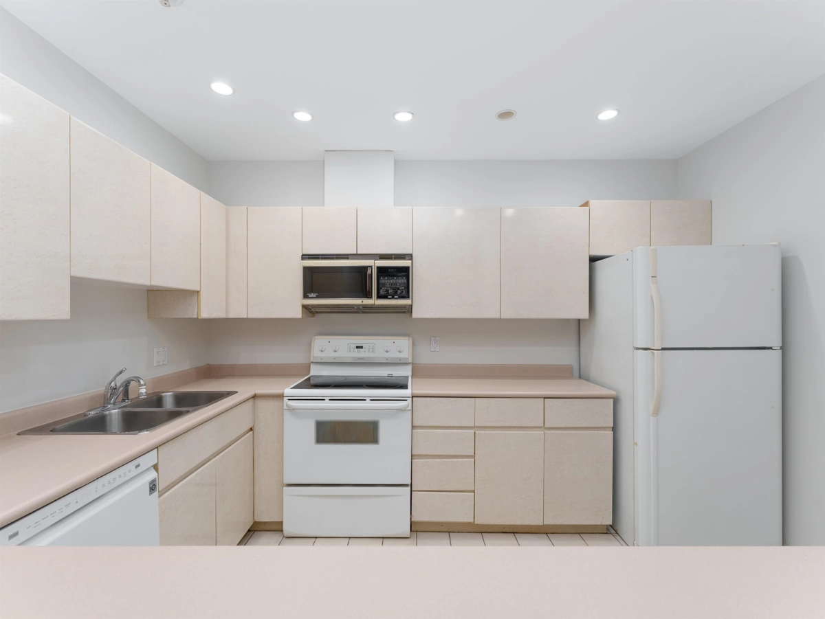 Guest Bathroom Photo of 1108 1177 Hornby Street, Vancouver, BC