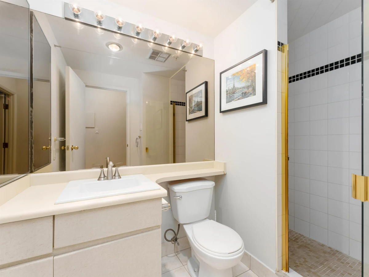 Office / Den Photo of 1108 1177 Hornby Street, Vancouver, BC