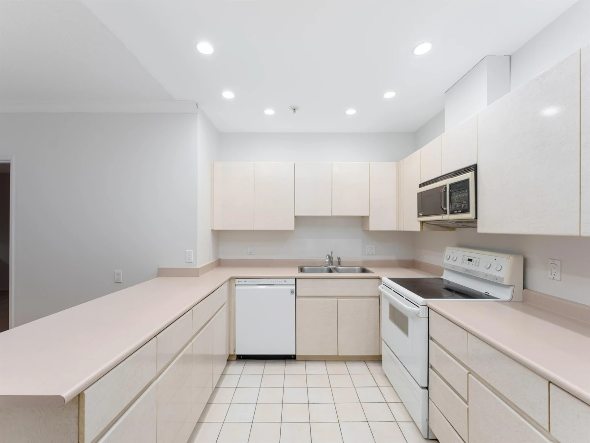 Powder Room Photo of 1108 1177 Hornby Street, Vancouver, BC