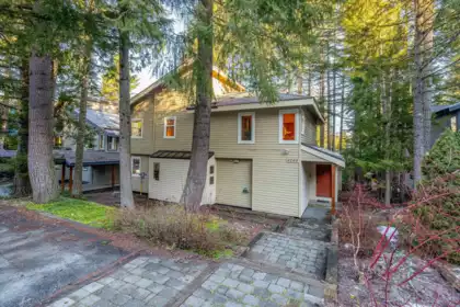 3205 Arbutus Drive, Whistler, BC, Whistler — 4 bed single family residence for sale