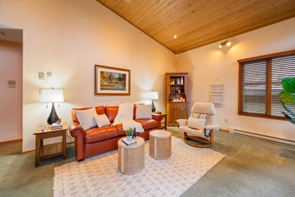 3205 Arbutus Drive, Whistler, BC, Whistler — Single Family Residence for sale