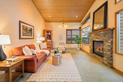 3205 Arbutus Drive, Whistler, BC, Whistler — Single Family Residence for sale