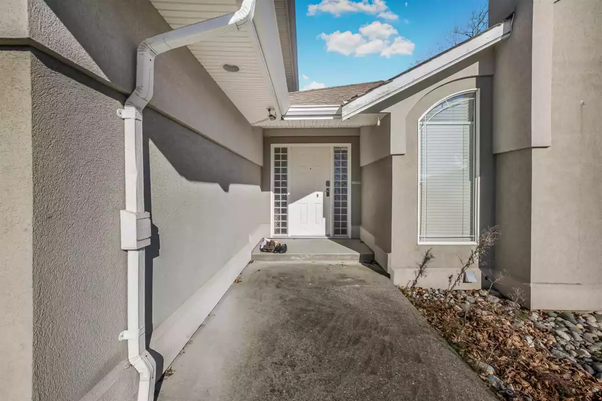 Living Room Photo of 36111 Spyglass Lane, Abbotsford, BC
