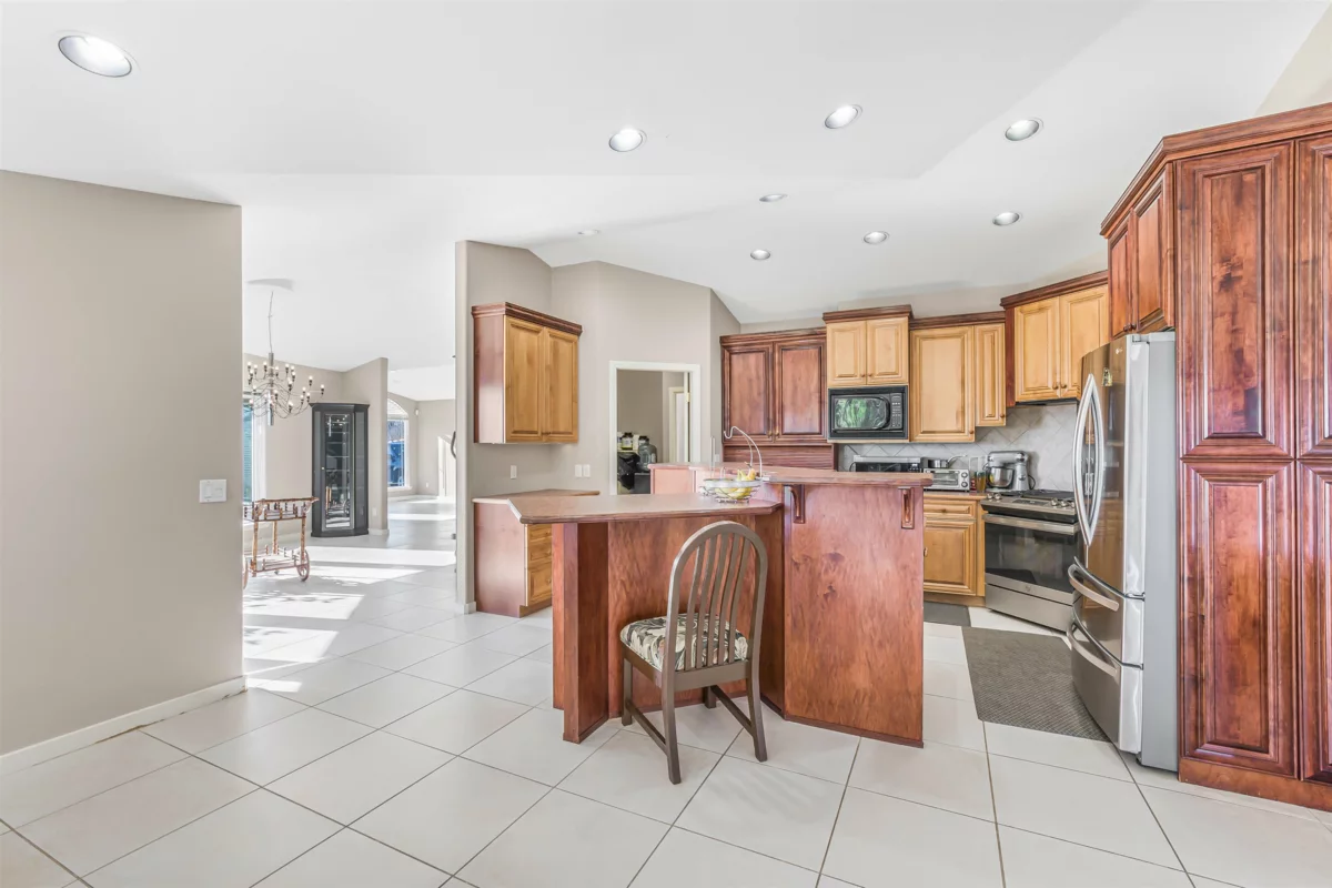Walk-In Closet Photo of 36111 Spyglass Lane, Abbotsford, BC