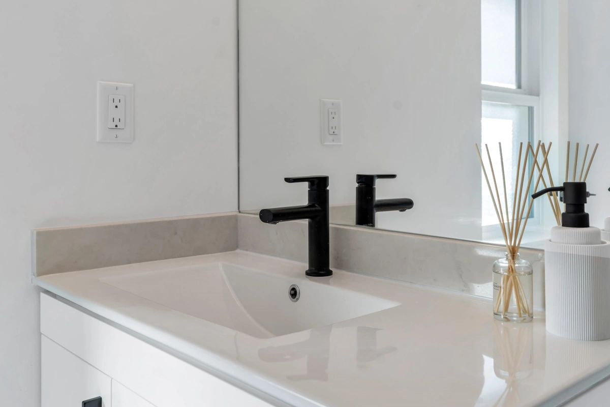 Hot Tub / Spa Photo of 3439 Fleming Street, Vancouver, BC