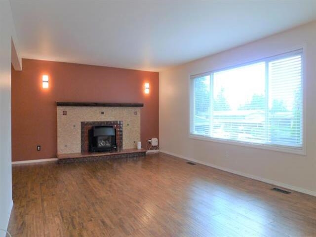 Kitchen Island Photo of 2124 Topaz Street, Abbotsford, BC