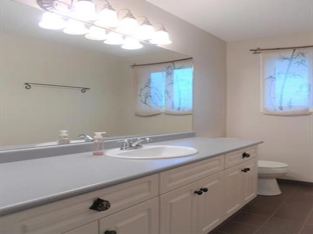 Powder Room Photo of 2124 Topaz Street, Abbotsford, BC