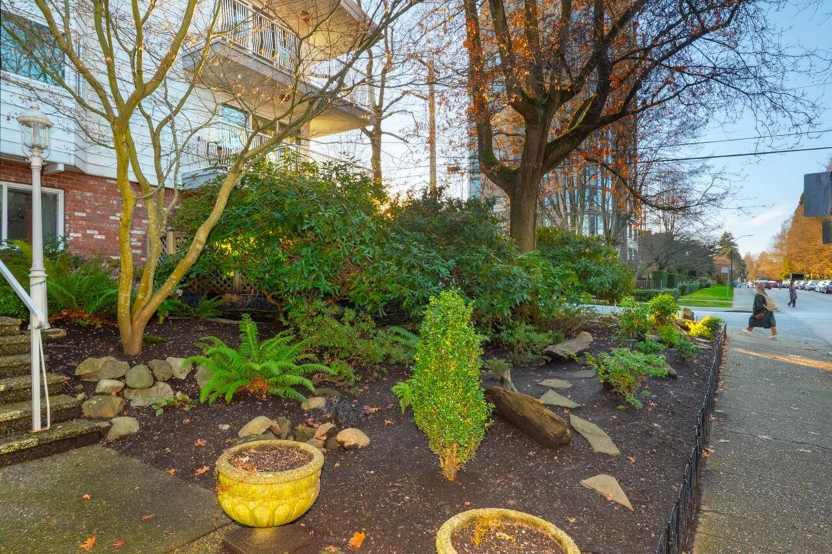 Swimming Pool Photo of 203 1696 W 10th Avenue, Vancouver, BC