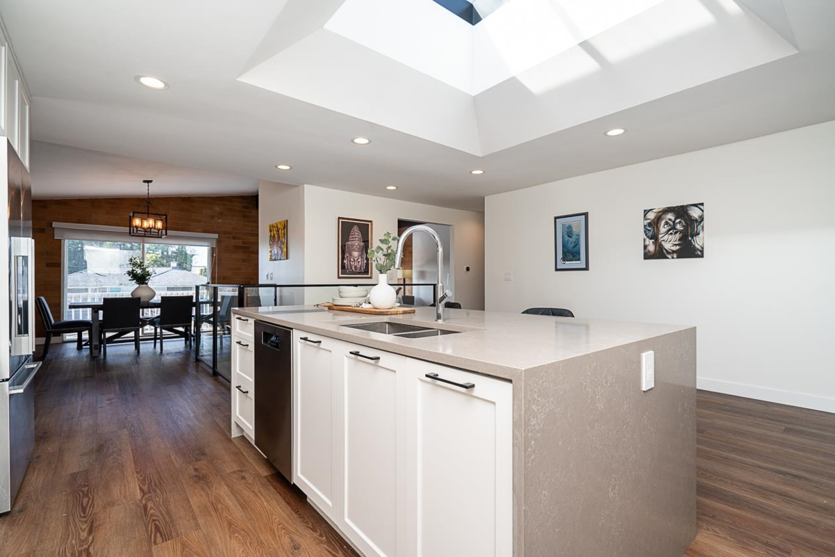 Breakfast Nook Photo of 220 N Grosvenor Avenue, Burnaby, BC