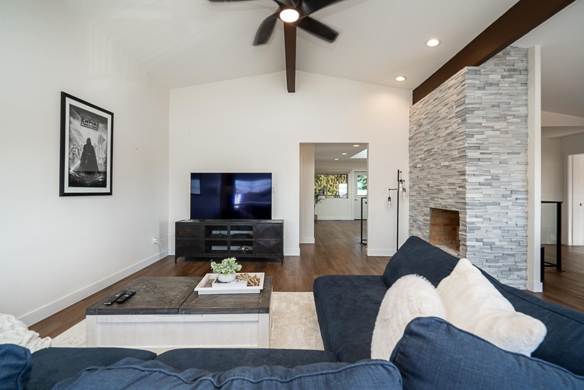 Family Room Photo of 220 N Grosvenor Avenue, Burnaby, BC