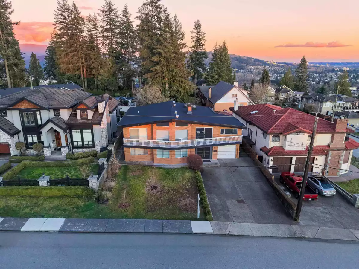 Fitness Center Photo Near 220 N Grosvenor Avenue, Burnaby, BC