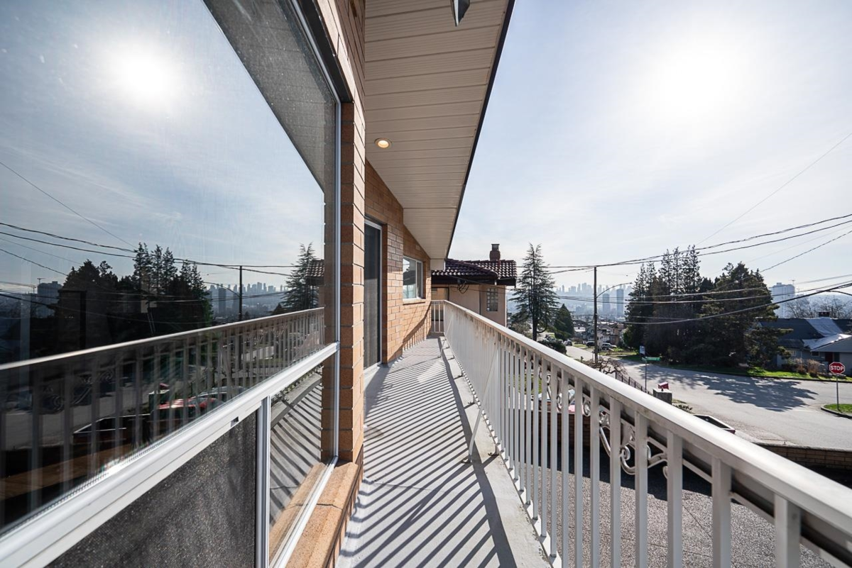 Garden / Landscaping Photo of 220 N Grosvenor Avenue, Burnaby, BC