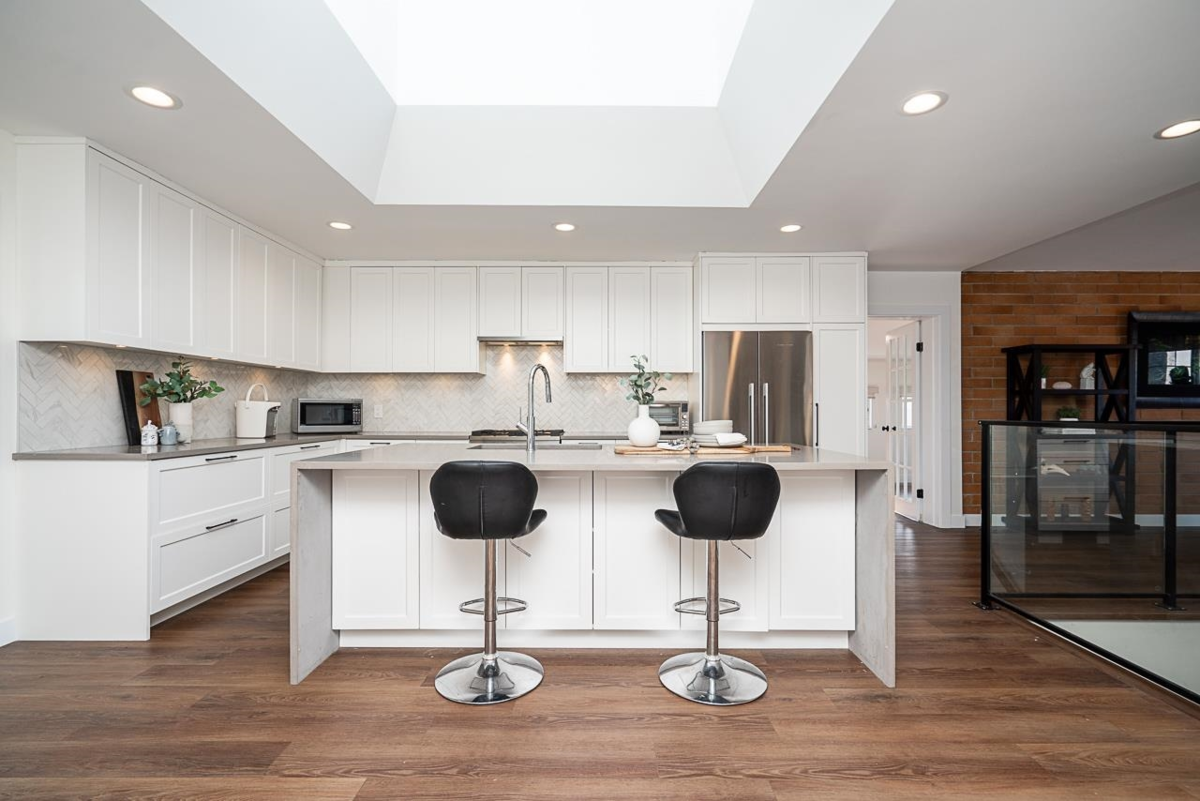 Kitchen Island Photo of 220 N Grosvenor Avenue, Burnaby, BC