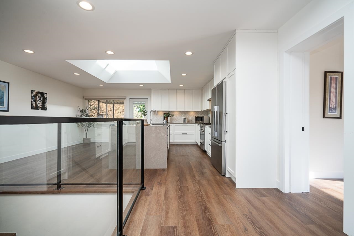 Walk-In Closet Photo of 220 N Grosvenor Avenue, Burnaby, BC