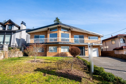 220 N Grosvenor Avenue, Burnaby, BC, Capitol Hill BN — 6 bed single family residence for sale